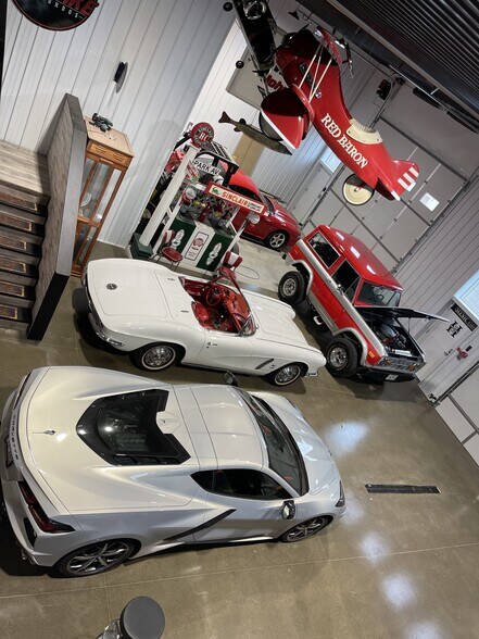 More Photos Of 16765 198th Ave, Big Lake Showroom For Sale