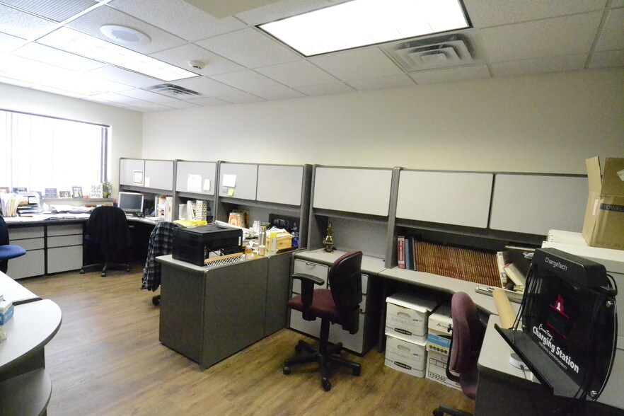 More Photos Of 400 Gidney Ave, Newburgh Medical For Sale