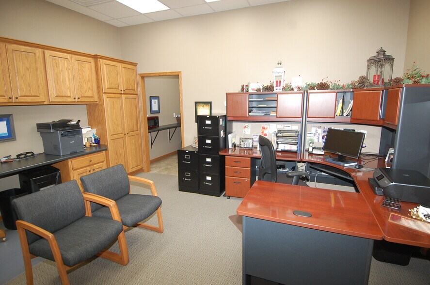 More Photos Of 217 8th Ave, Wellman Medical For Lease