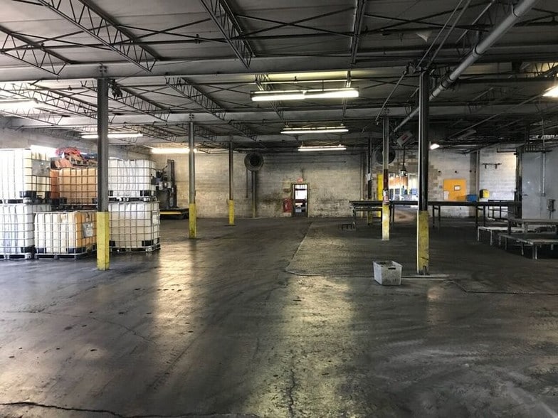 More Photos Of 902-906 Adams St, Bedford Warehouse For Sale