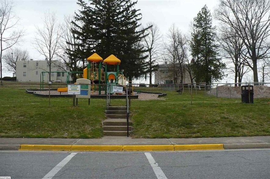 More Photos Of 800-812 W Main St, Waynesboro Land For Sale