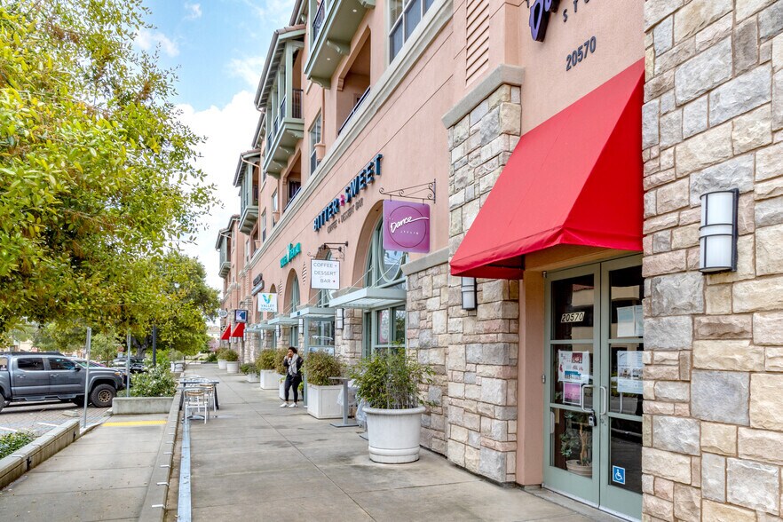 More Photos Of 20560 Town Center Ln, Cupertino Apartments For Lease