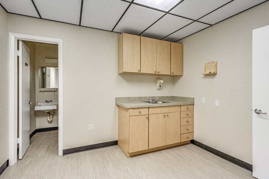 More Photos Of 255 Fortenberry Rd, Merritt Island Medical For Sale