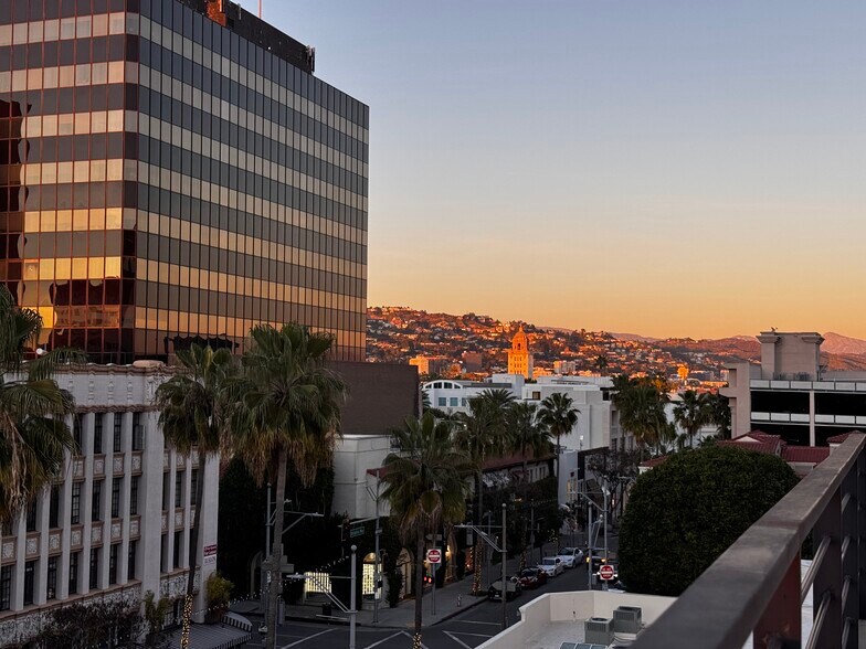 More Photos Of 9632-9648 Brighton Way, Beverly Hills Restaurant For Lease