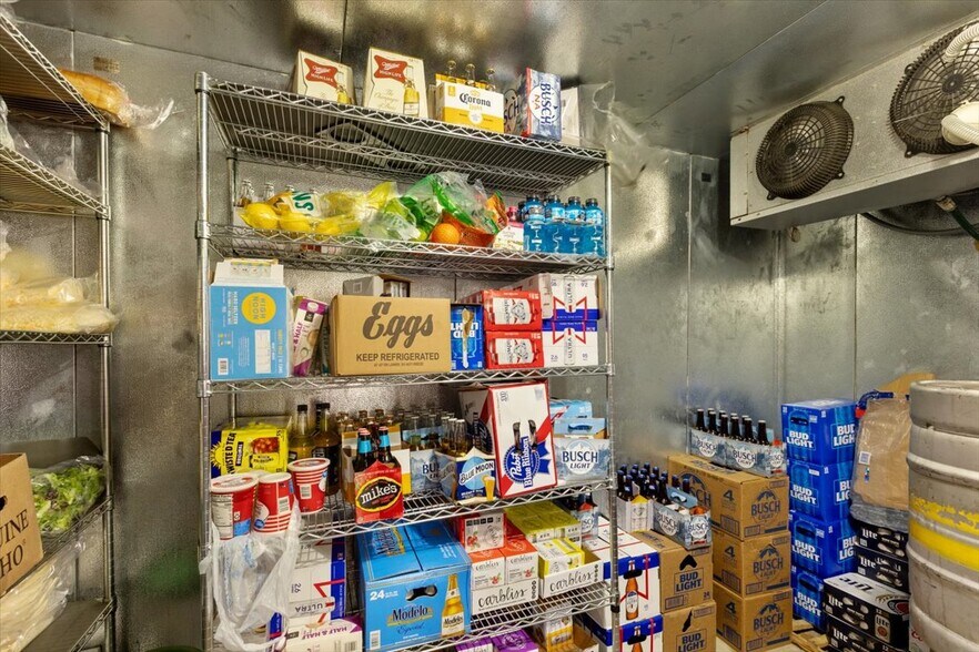 More Photos Of 1034 8th St, Onawa Bar For Sale