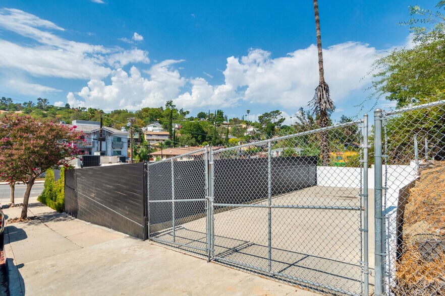 More Photos Of 768 N Avenue 50, Los Angeles Storefront Retail Office For Sale