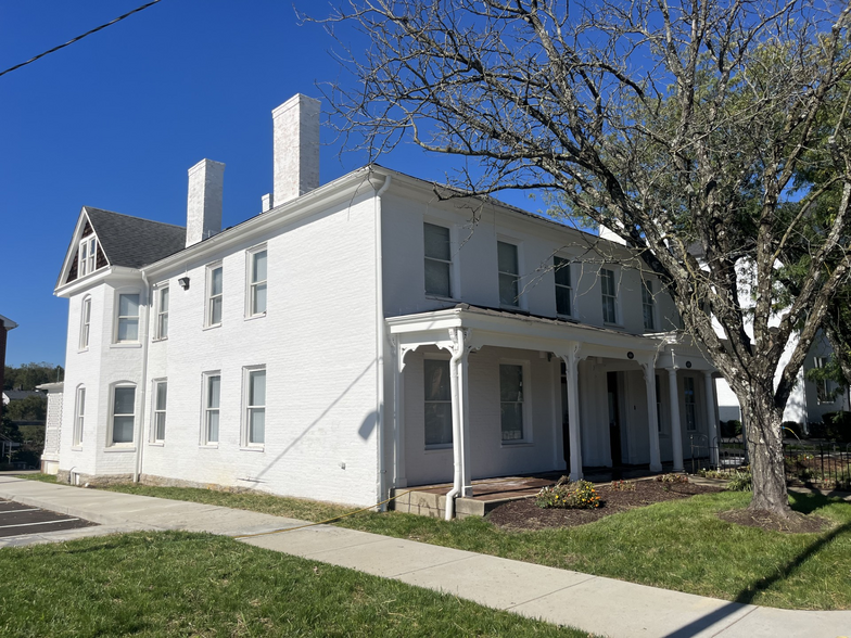 Primary Photo Of 608-610 W Main St, Lexington Office For Lease