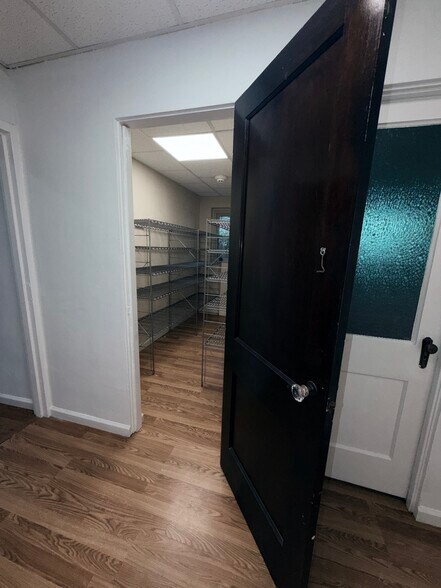 More Photos Of 2114-2118 Broadway Ave, Pittsburgh Storefront Retail Office For Lease