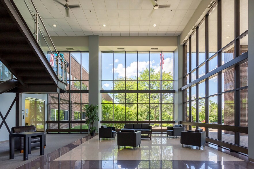 More Photos Of 295 Foster St, Littleton Flex For Lease