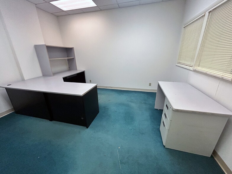 More Photos Of 331 Bridge St, New Cumberland Office For Sale