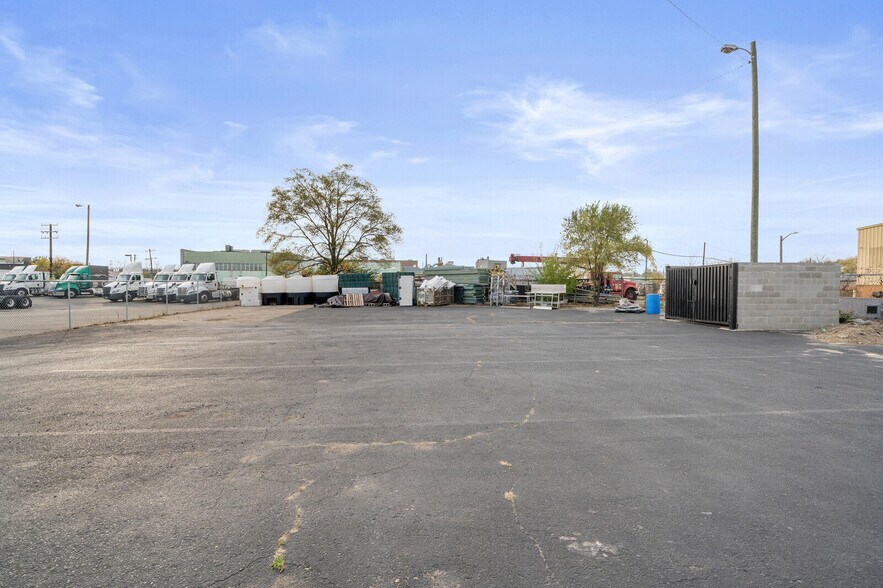 More Photos Of 12843-12851 Artesian St, Detroit Warehouse For Sale