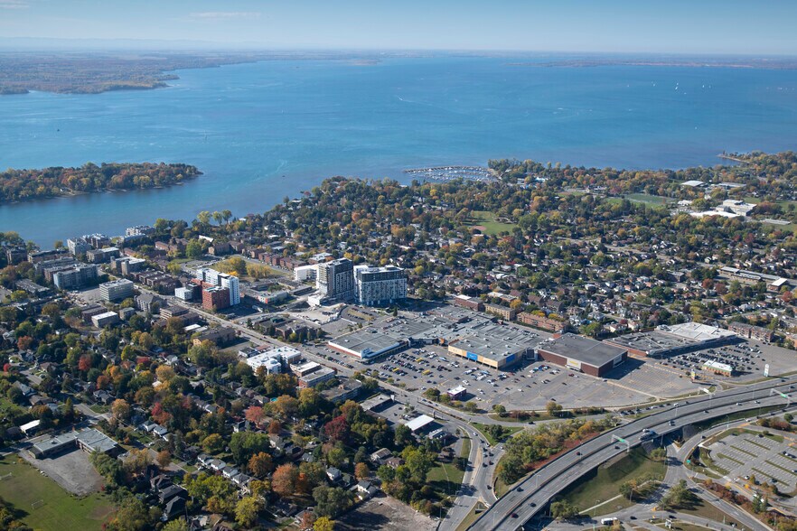 More Photos Of 310-484 Av Dorval, Dorval General Retail For Lease