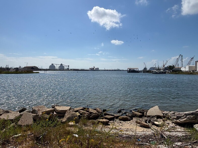 More Photos Of 5320 Ingalls Ave, Pascagoula Shipyard For Sale
