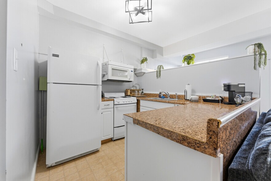 More Photos Of 160 Fayette St, Morgantown Apartments For Sale