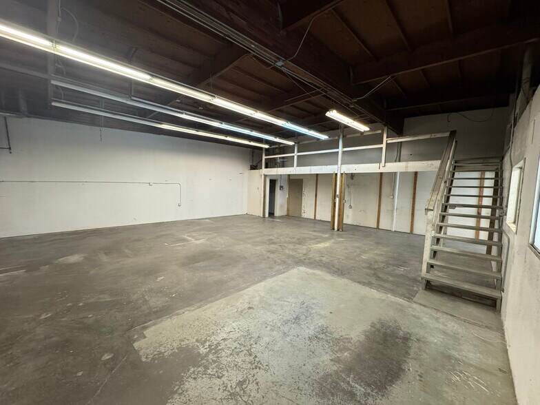 More Photos Of 5750-5778 Commerce Blvd, Rohnert Park Flex For Lease