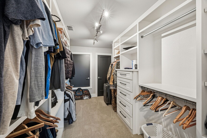 More Photos Of 863 Vz County 1508 rd, Van Airplane Hangar For Sale