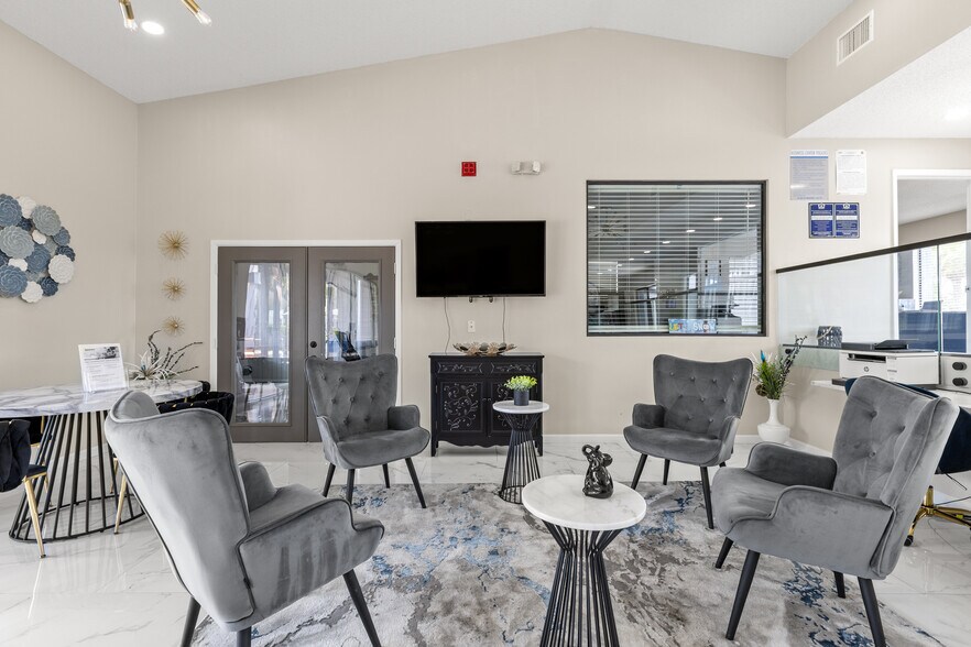 More Photos Of 5933 28th Ave W, Bradenton Apartments For Sale