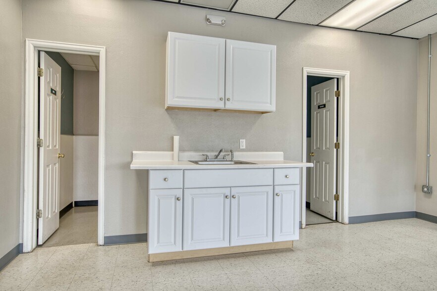 More Photos Of 1700 55th St, Boulder Industrial For Sale