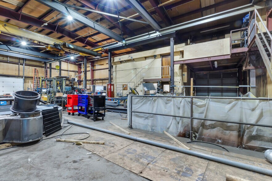 More Photos Of 722 Ketcham St, Indianapolis Warehouse For Sale