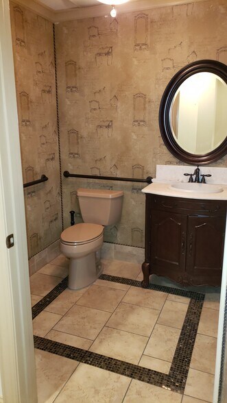 More Photos Of 75 Thomas Johnson Dr, Frederick Medical For Sale