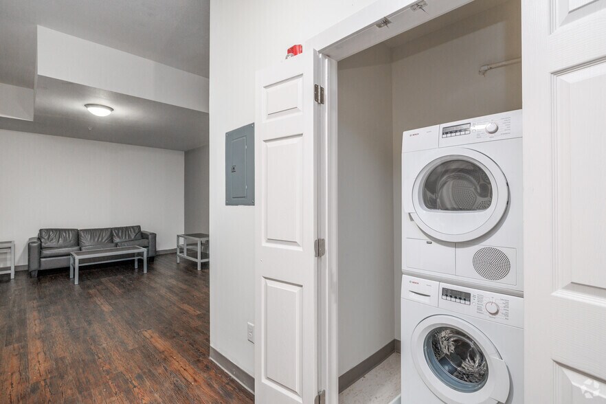 More Photos Of 7-9 Court St, Binghamton Apartments For Lease