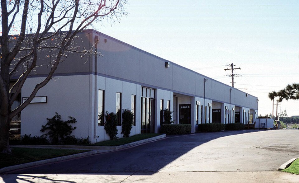 More Photos Of 8909-8911 Complex Dr, San Diego Light Manufacturing For Sale