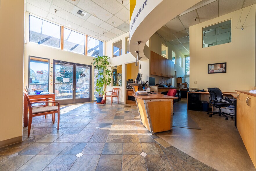 More Photos Of 15200 52nd Ave S, Tukwila Office For Lease