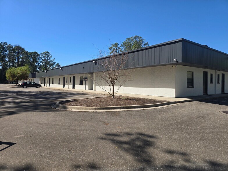 More Photos Of 1530 Kingsley Ave, Orange Park Unknown For Lease