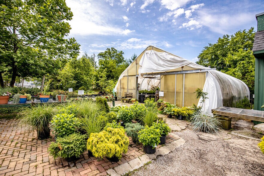 More Photos Of 5587 Harrison Ave, Cincinnati Garden Center For Sale