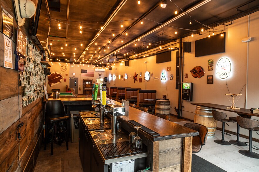 More Photos Of 152 Johnson Ave, Orofino Bar For Lease