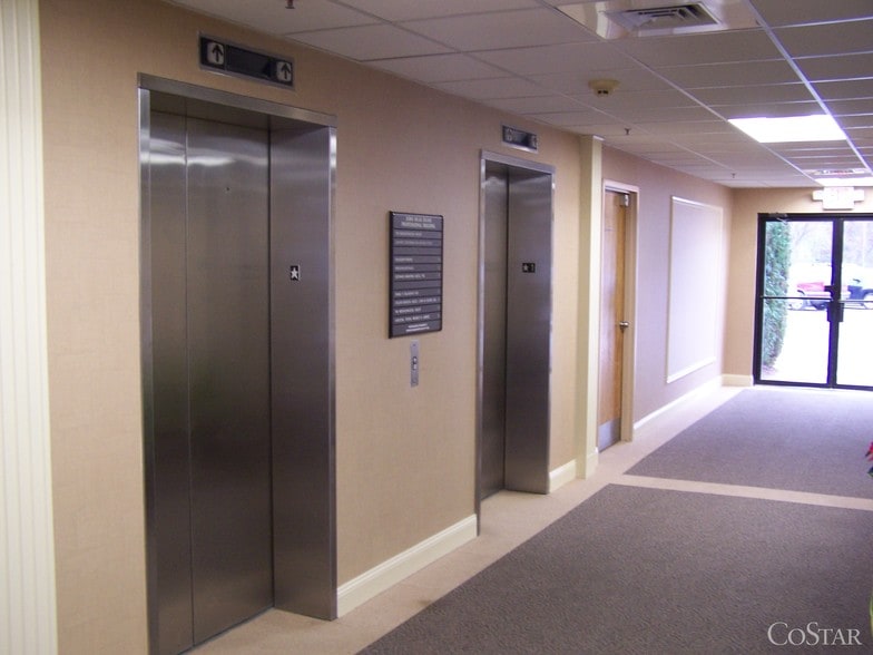 More Photos Of 2080 Silas Deane Hwy, Rocky Hill Medical For Lease