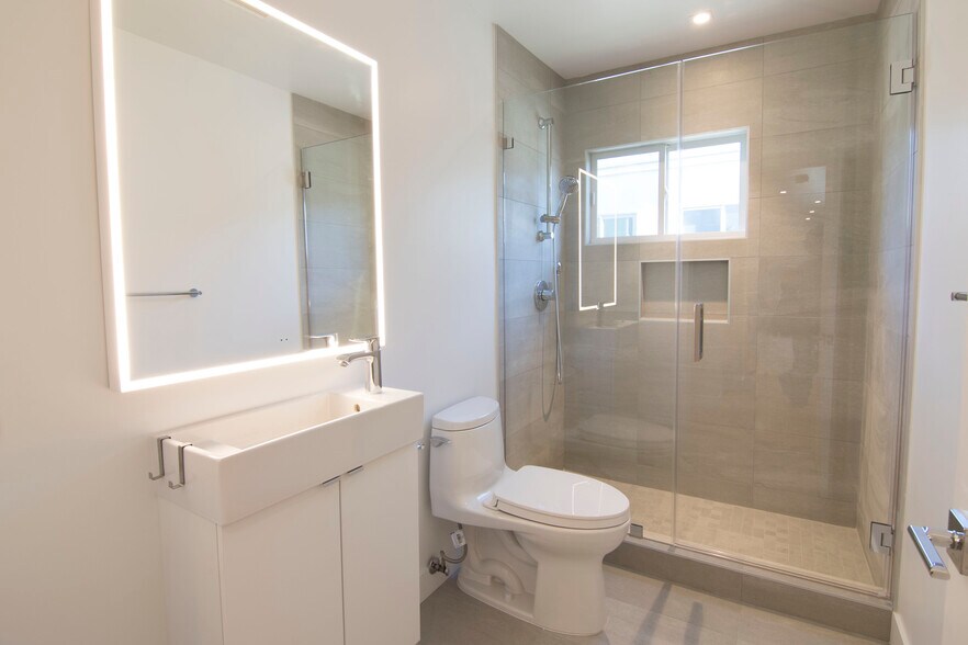 More Photos Of 1433-1437 Euclid St, Santa Monica Apartments For Sale