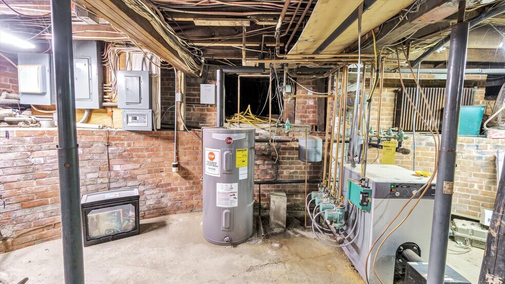 More Photos Of 32 Chichester Ave, Center Moriches Industrial For Sale