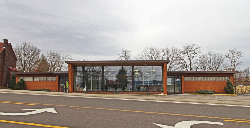 Primary Photo Of 2416 Pennsylvania Ave, Weirton Medical For Lease