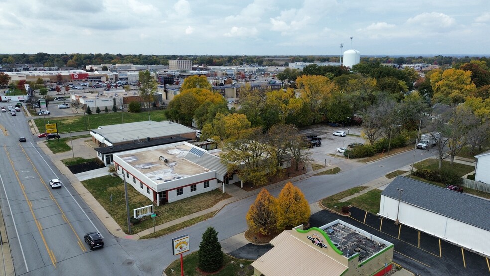 Primary Photo Of 5601 Douglas Ave, Des Moines Office For Sale