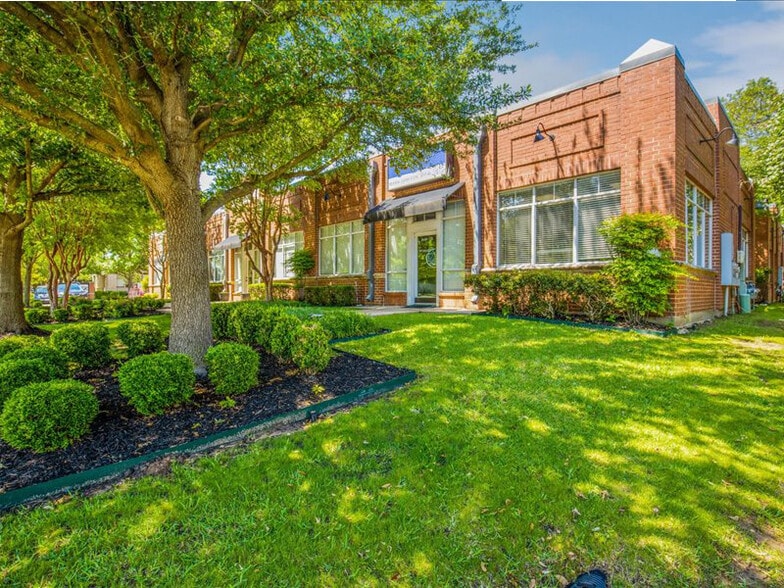 More Photos Of 502 N Carroll Ave, Southlake Unknown For Lease