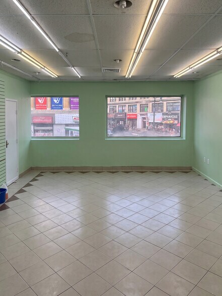 More Photos Of 2836 3rd Ave, Bronx Storefront Retail Residential For Lease