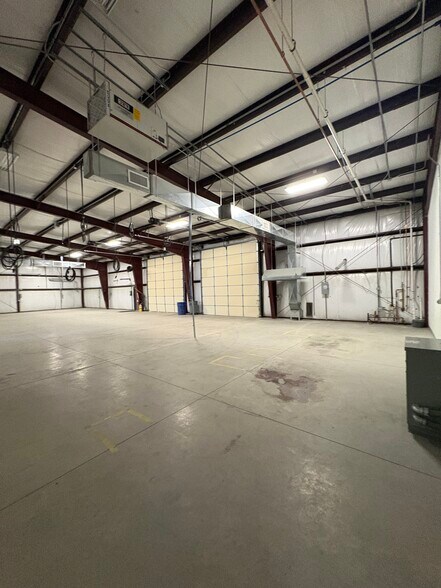 More Photos Of 66850 Executive Dr, Saint Clairsville Warehouse For Lease