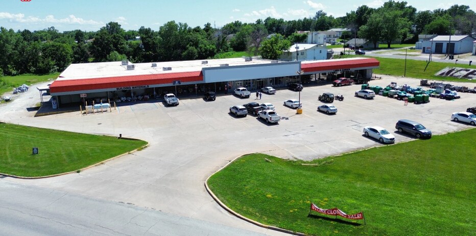 More Photos Of 1614 Green St, Kirksville Freestanding For Lease