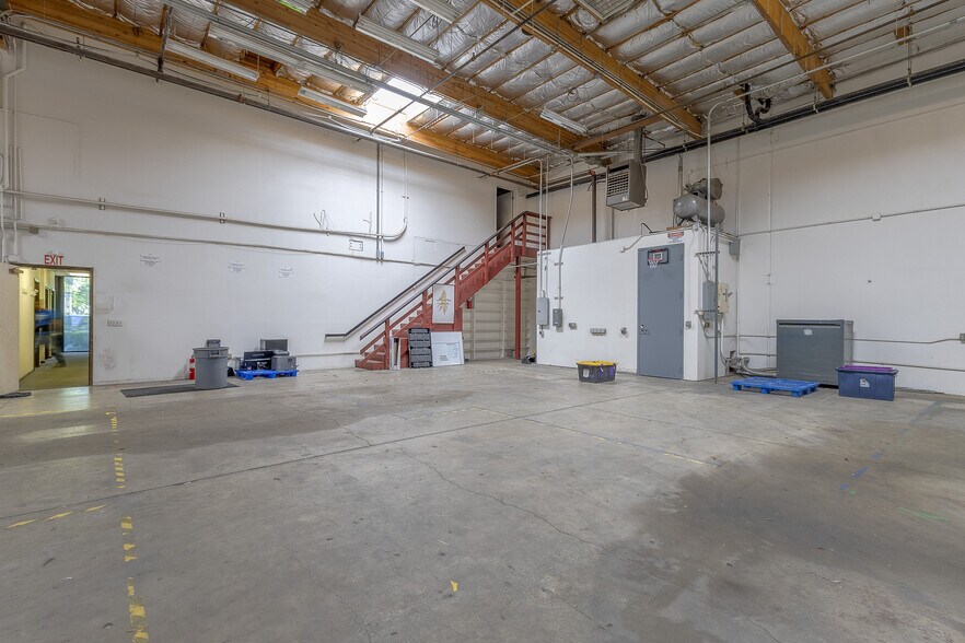 More Photos Of 481 Aaron St, Cotati Warehouse For Sale