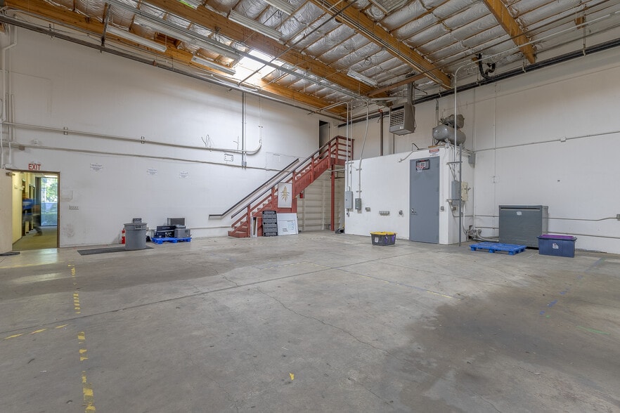 More Photos Of 481 Aaron St, Cotati Warehouse For Lease
