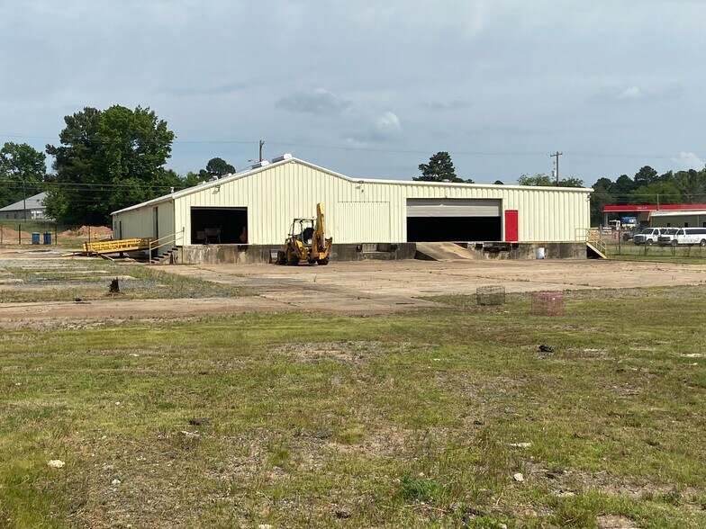 More Photos Of 1603 Industrial Blvd, Kilgore Unknown For Lease