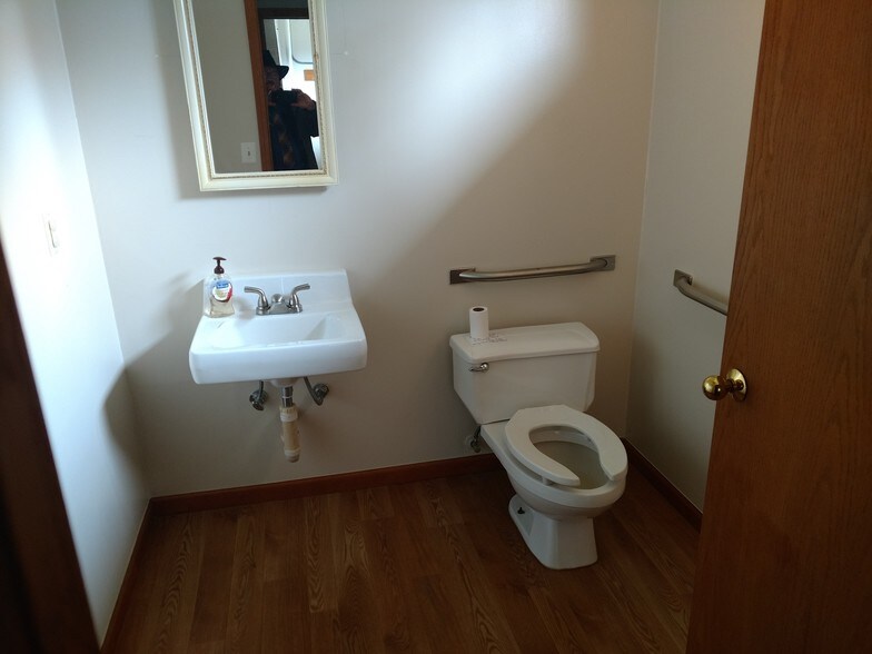 More Photos Of 5836 N Lapeer Rd, North Branch Storefront For Lease