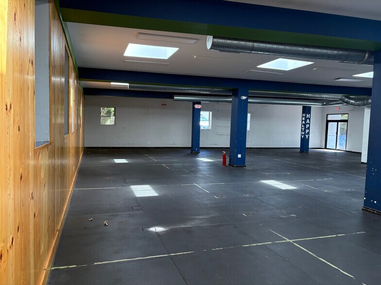 More Photos Of 343 Manville Rd, Pleasantville Loft Creative Space For Lease