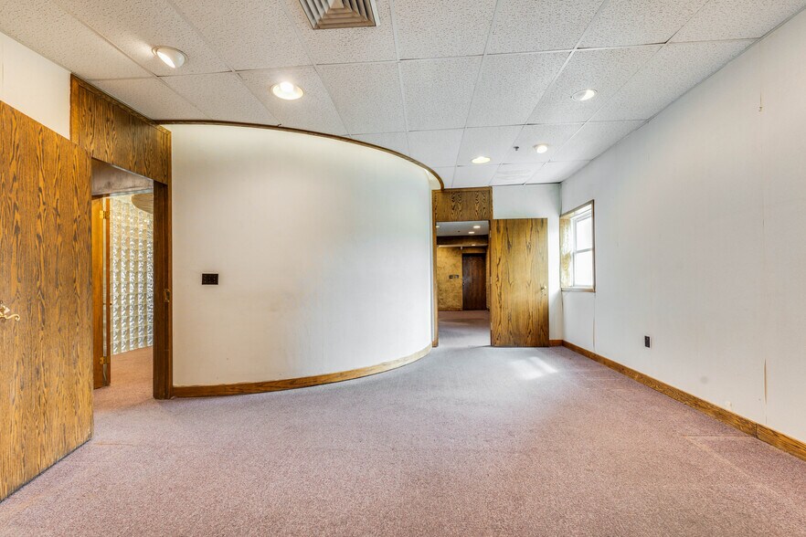 More Photos Of 66 Concord St, North Reading Light Distribution For Lease