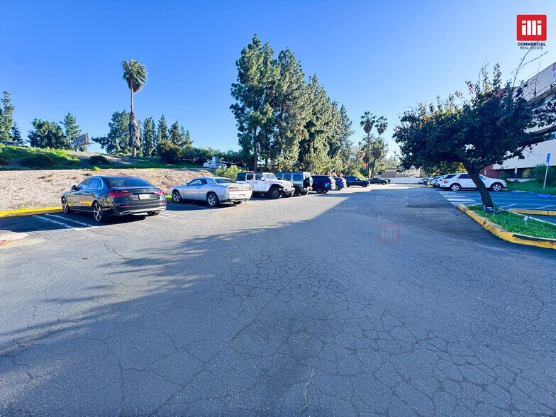 More Photos Of 7136 Haskell Ave, Van Nuys Office For Lease