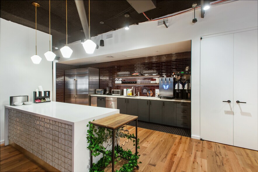 More Photos Of 156 W 56th St, New York Coworking Space