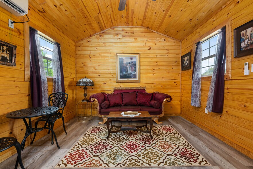 More Photos Of 212 Co 413 rd, Spicewood Hotel For Sale