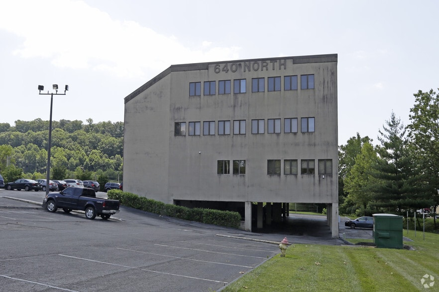 More Photos Of 2606 N Greenway Dr, Knoxville Office For Lease