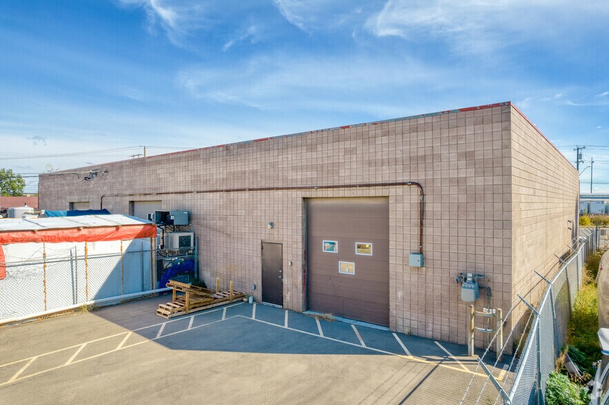 More Photos Of 3605 Bonnybrook Rd SE, Calgary Warehouse For Sale